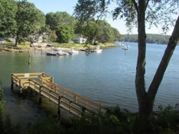 (undisclosed Address), Niantic, CT 06357