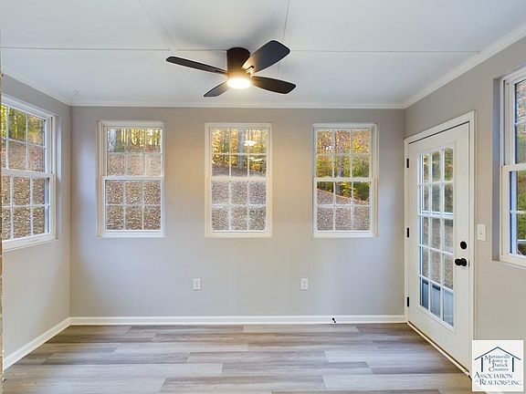 5th image of 305 Colonial Hill Dr