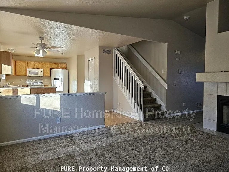 9394 Cove Creek Dr — Photo 6