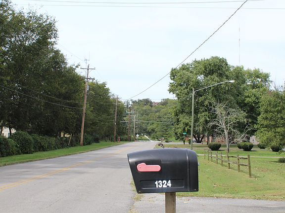 2nd image of 1324 Bellshire Dr