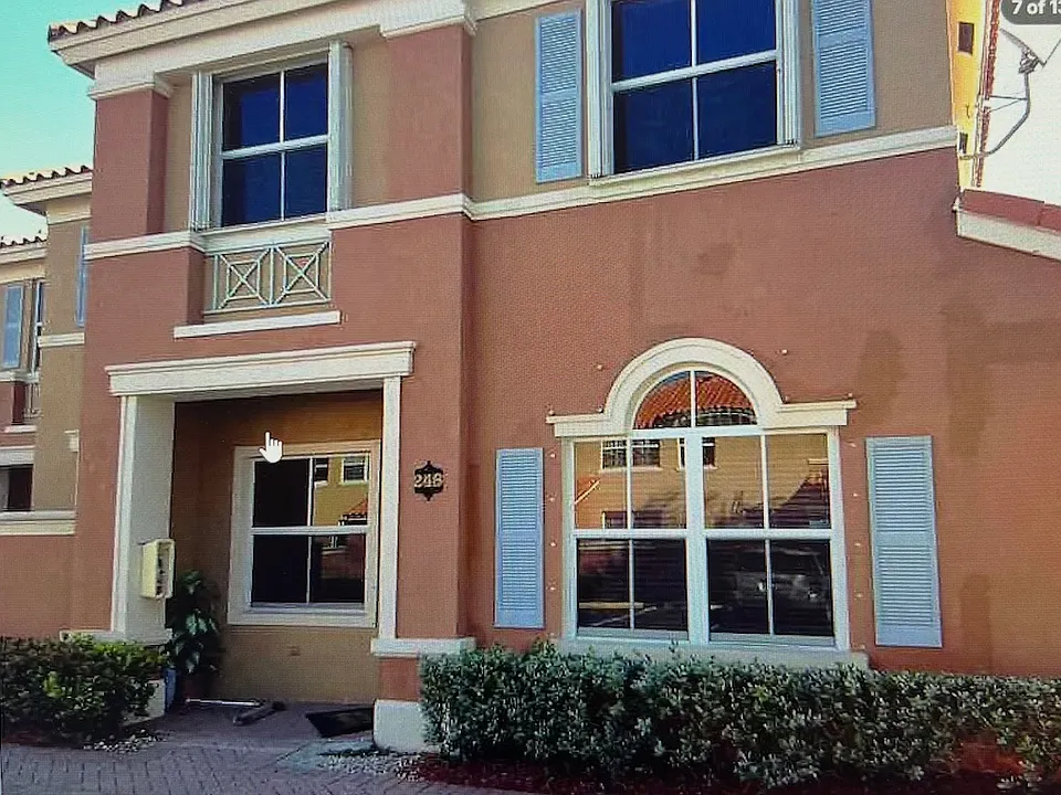 6201 NW 114th Pl