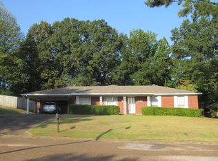 1004 Windsor Rd, Grenada, MS 38901