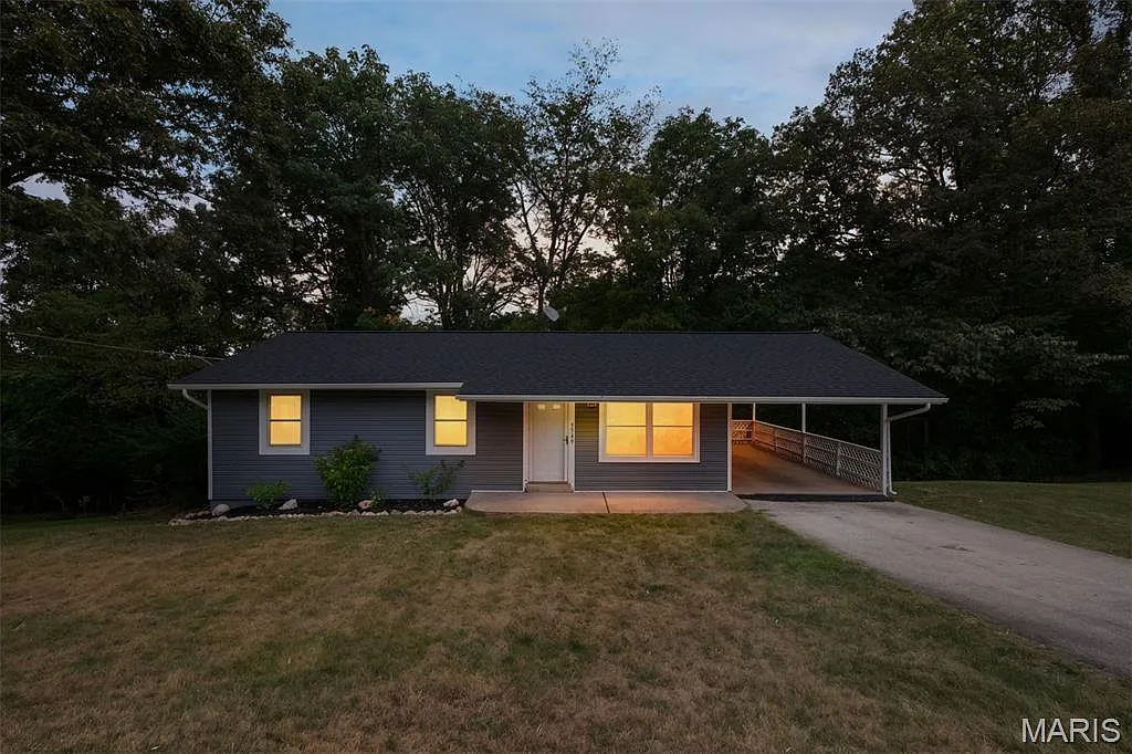5549 Carter Dr photo 1