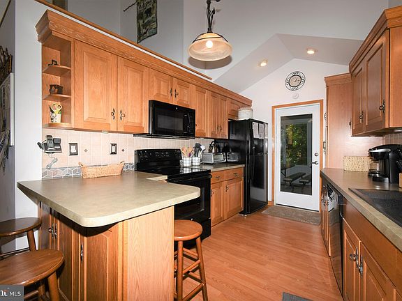 5th image of 403 Lake Anna Dr