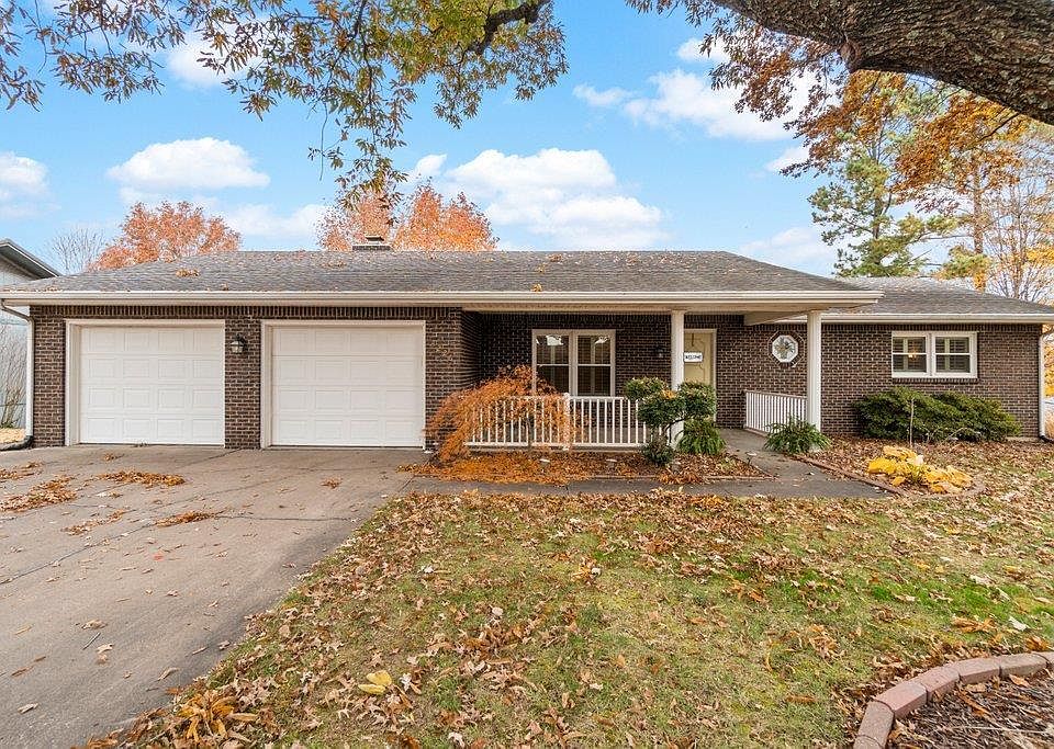 1st image of 3226 Chateau Dr