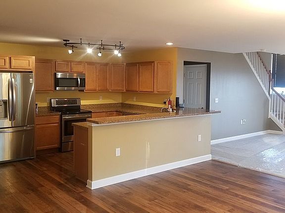 4th image of 6880 Lakeshore Dr