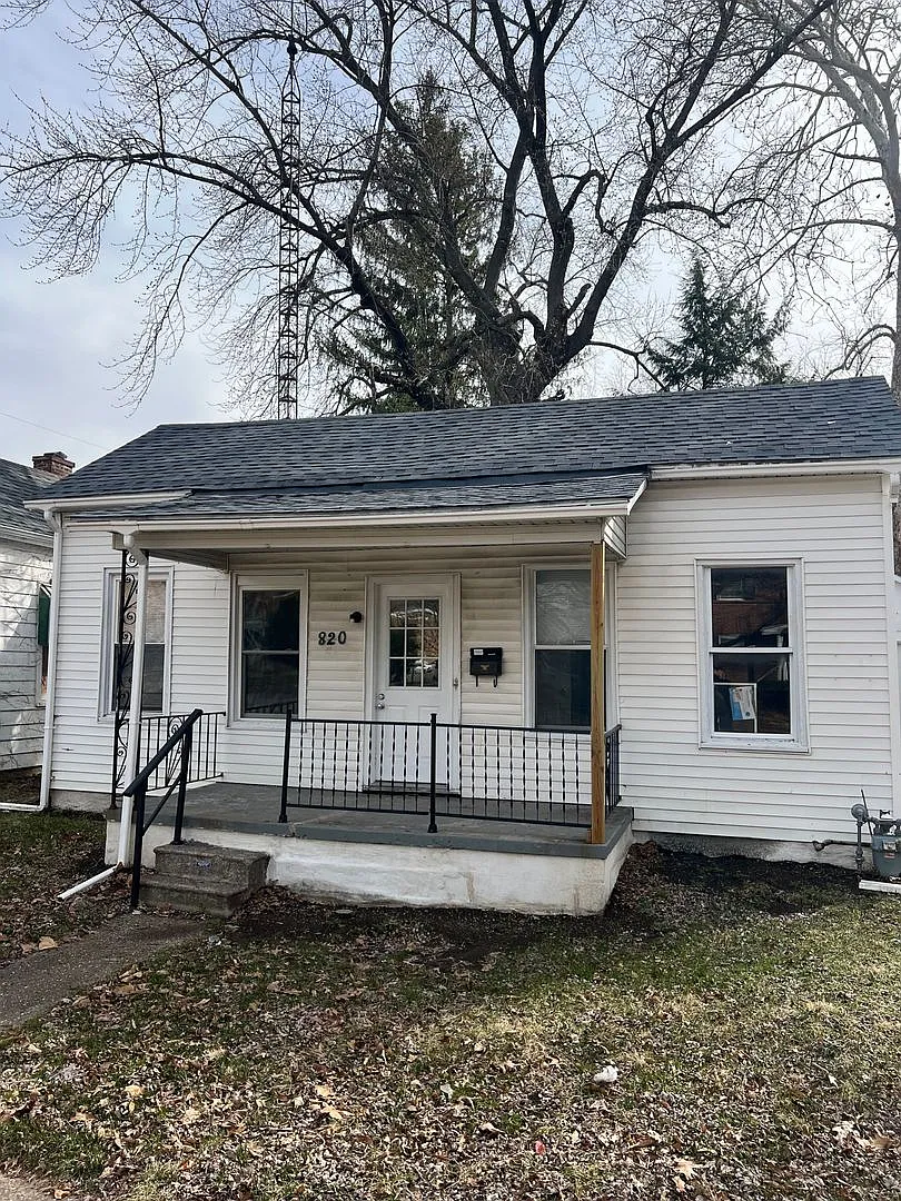 820 S Pasfield — Photo 1