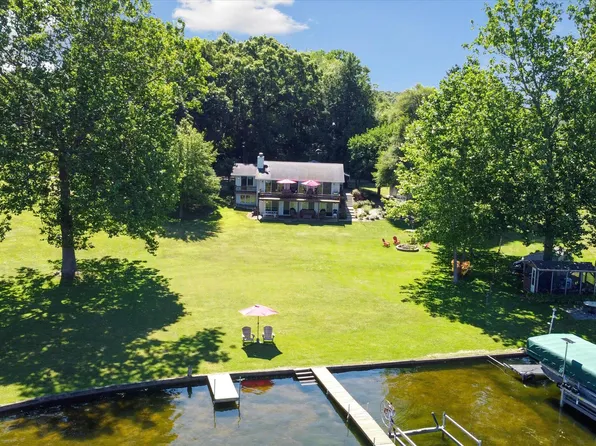 85970 Gaertig Dr, Decatur, MI 49045