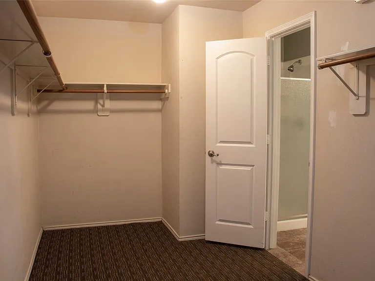 16130 Coleburn Dr — Photo 20