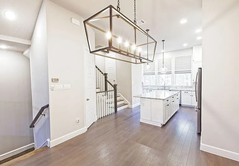 5319 Holland Ave — Photo 15