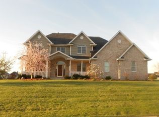 185 Windsor Cir, Union Grove, WI 53182