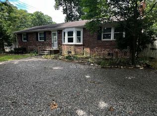 1900 Woodmont Dr, North Chesterfield, VA 23235