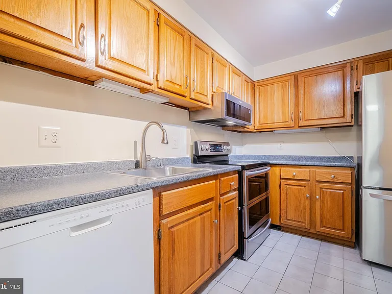 805 N Howard St #438 — Photo 14