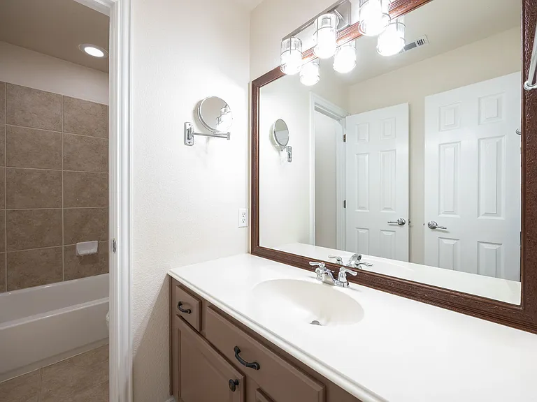 5193 Rolling Hills Dr — Photo 31