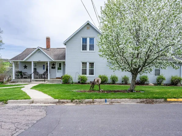 207 Spring St, Elroy, WI 53929