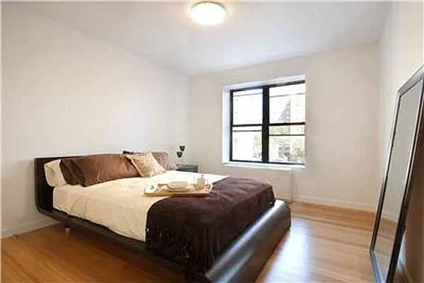 Sold by Warburg | media 6