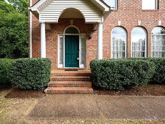 2nd image of 1316 Clairmonte Ln