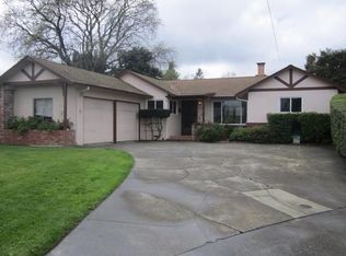2137 Service Ct, Santa Rosa, CA 95403