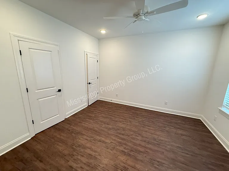 616 Cottage Grove Cir — Photo 18