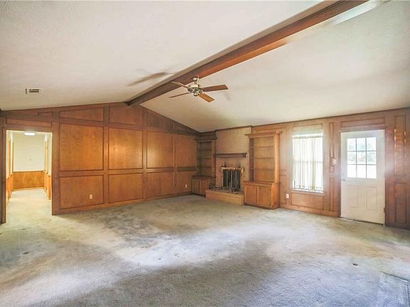 4th image of 1209 Lexington Dr