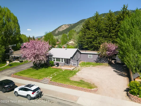 110 Redmond St, Jackson, WY 83001