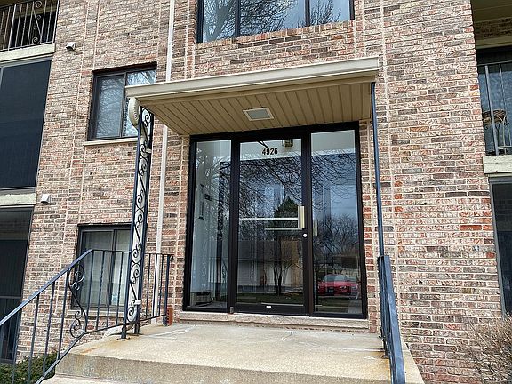 4th image of 4926 W 134th St #212