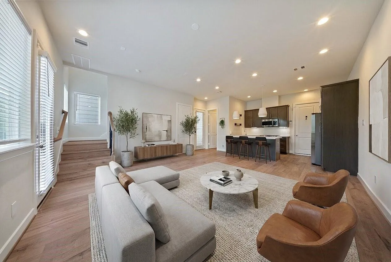3 bed, 2.5 bath, 1638 sqft, $2,300 — Photo 4