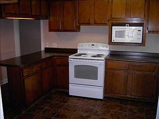 3rd image of 3200 Highland Park Pl