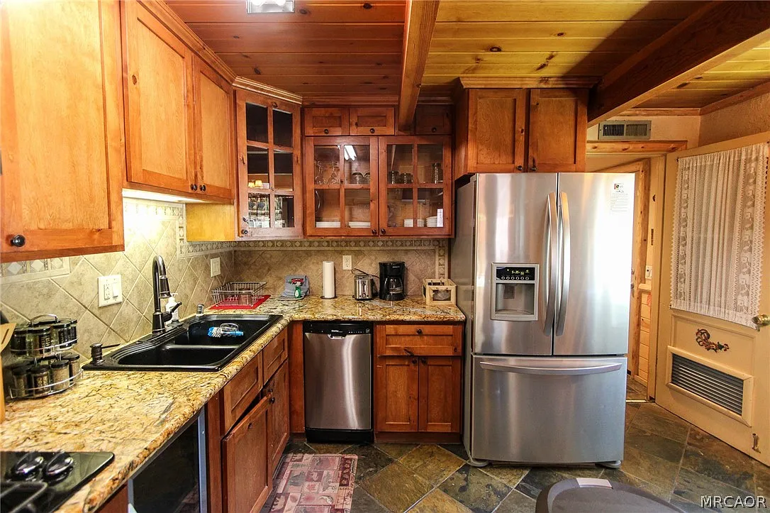 3 bed, 3.0 bath, 1561 sqft, $2,250 — Photo 4