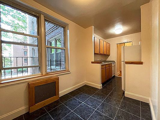 3rd image of 83-19 141st St APT 226