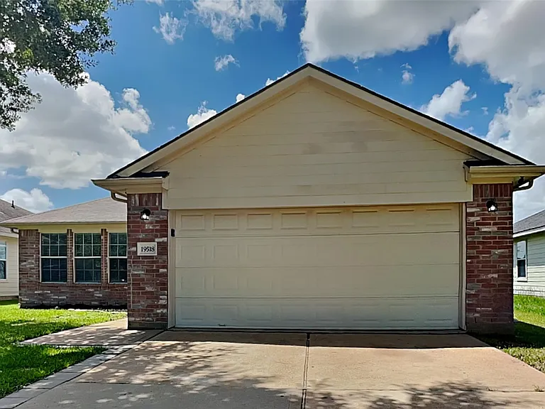 19518 Kadabra Dr — Photo 1