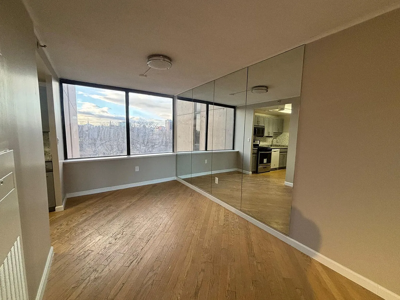 2 bed, 1.5 bath, 1200 sqft, $2,200 — Photo 4