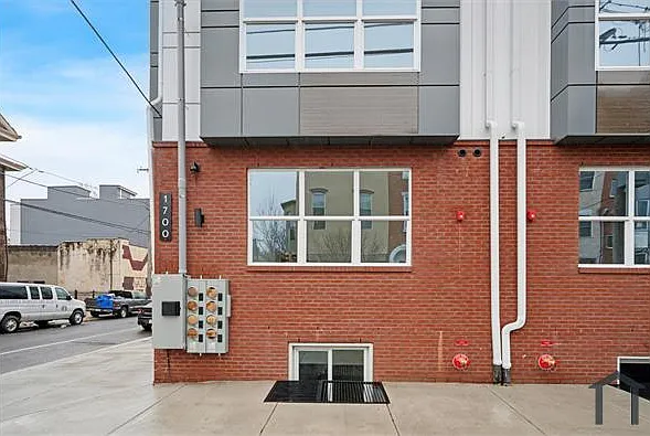 1 bed, 650 sqft, $1,200 — Photo 2
