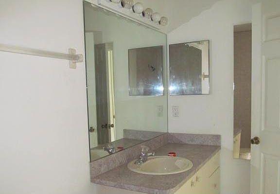 5th image of 709 Hibiscus Street