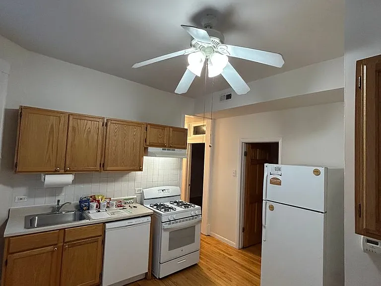 725 S Loomis St — Photo 3