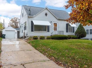 1025 33rd St SE, Cedar Rapids, IA 52403