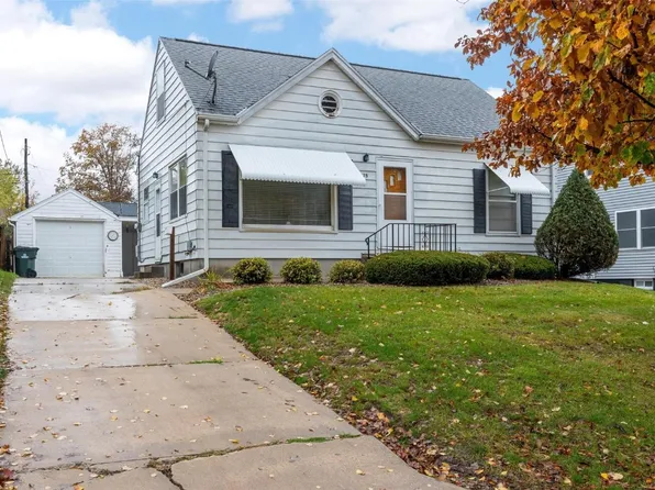 1025 33rd St SE, Cedar Rapids, IA 52403