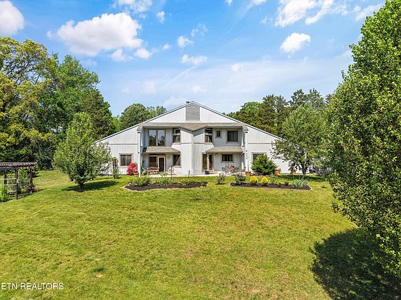 2nd image of 4400 Bucknell Dr