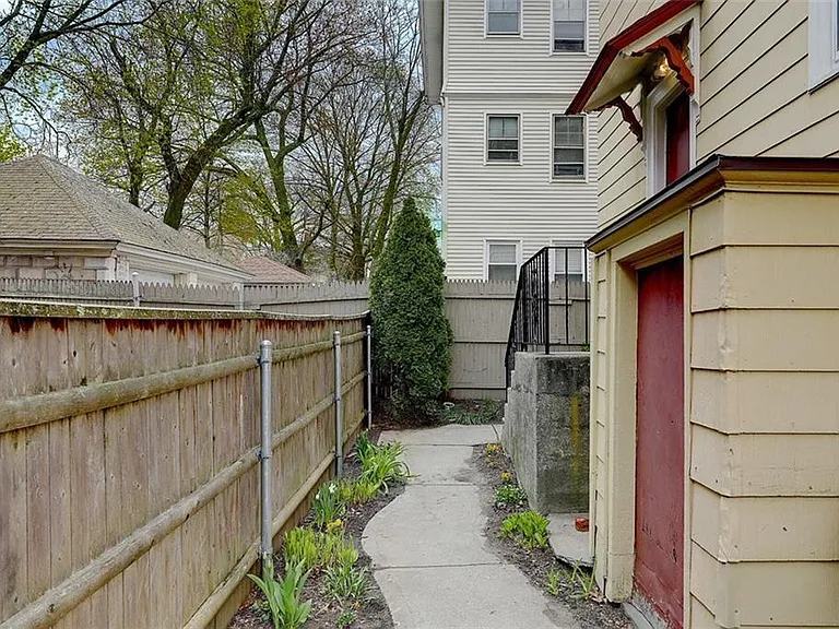 124 Atlantic Ave #1 — Photo 6