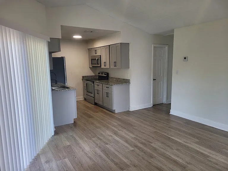 1236 Dovehill Dr — Photo 8