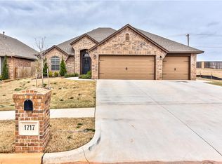 1717 NE 27th Ter, Moore, OK 73160