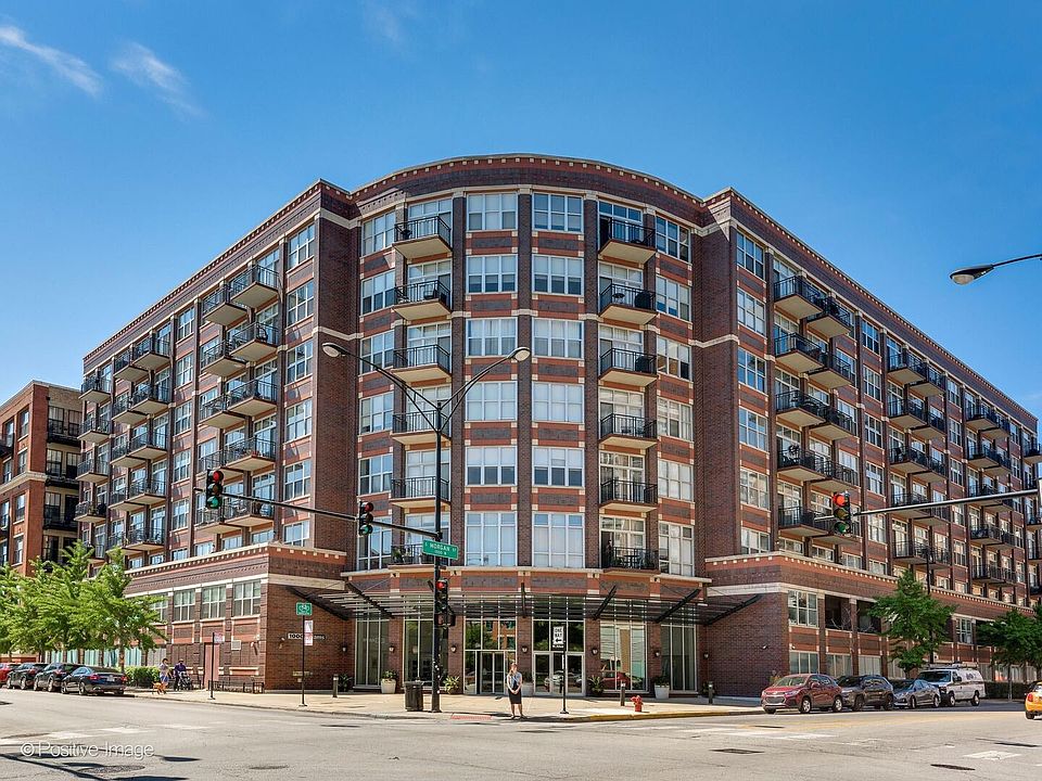 1st image of 1000 W Adams St APT 322