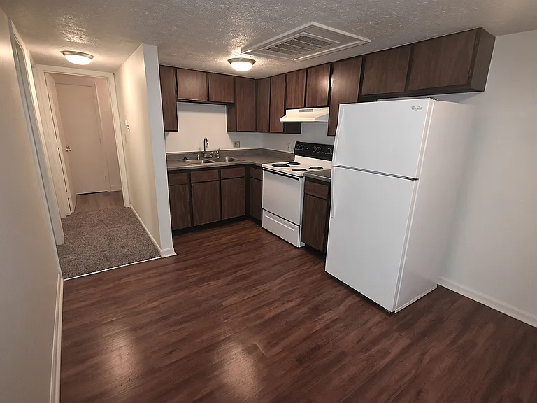 Waveland Place Apartments — Photo 75