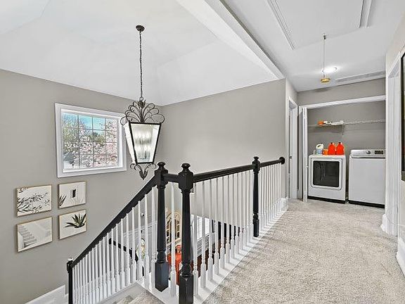 3rd image of 140 Kirkland Dr