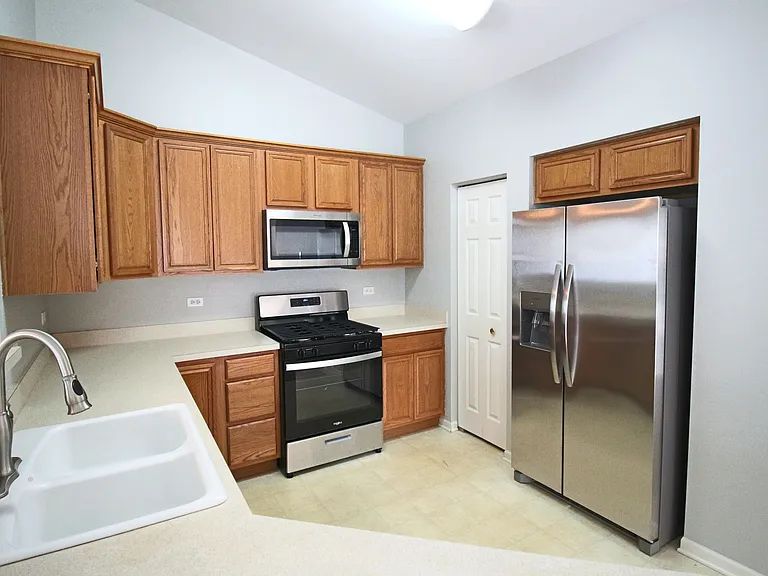 3165 Saganashkee Ln — Photo 10