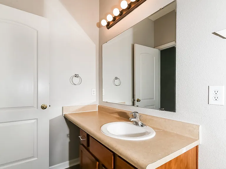 5810 Long Lake Ln — Photo 18