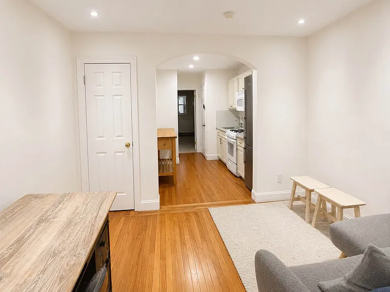 343 E 51st St #4F — Photo 7