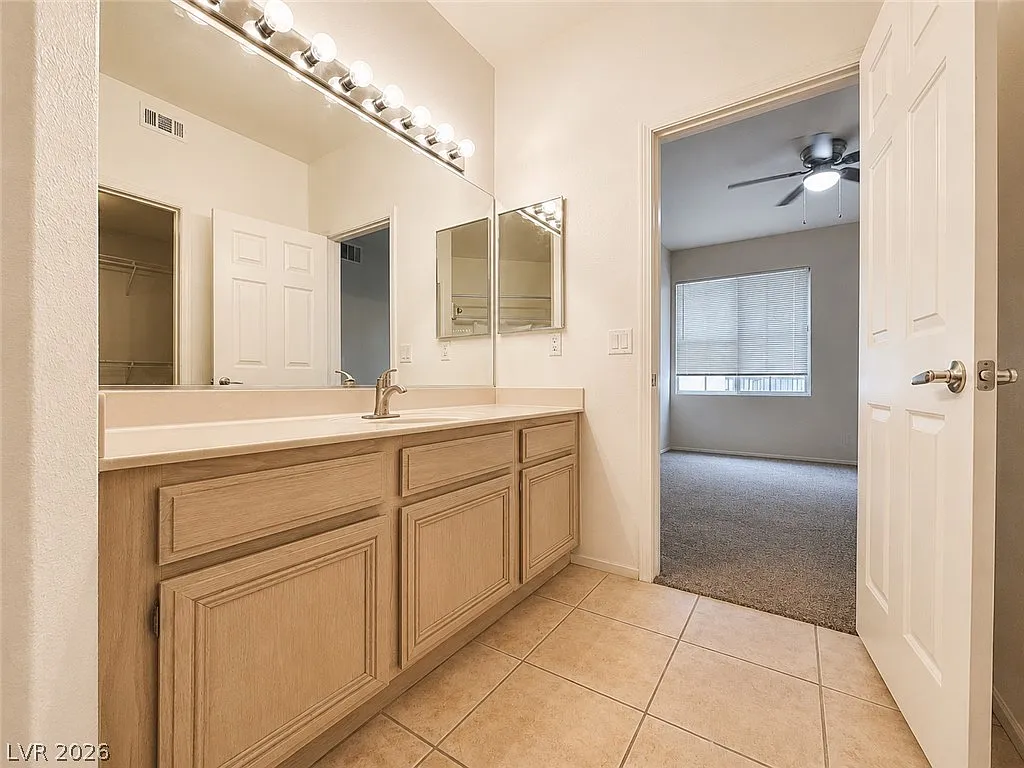 2 bed, 2.0 bath, 906 sqft, $1,600 — Photo 3