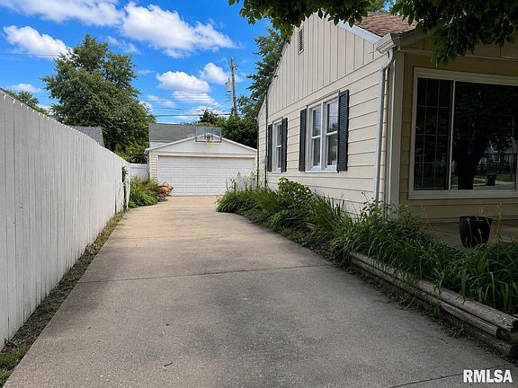 3rd image of 1011 E Tripp Ave