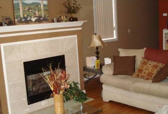 4th image of 17 S Leavitt St #4
